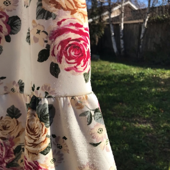 Off-white floral dress - Picture 4 of 5